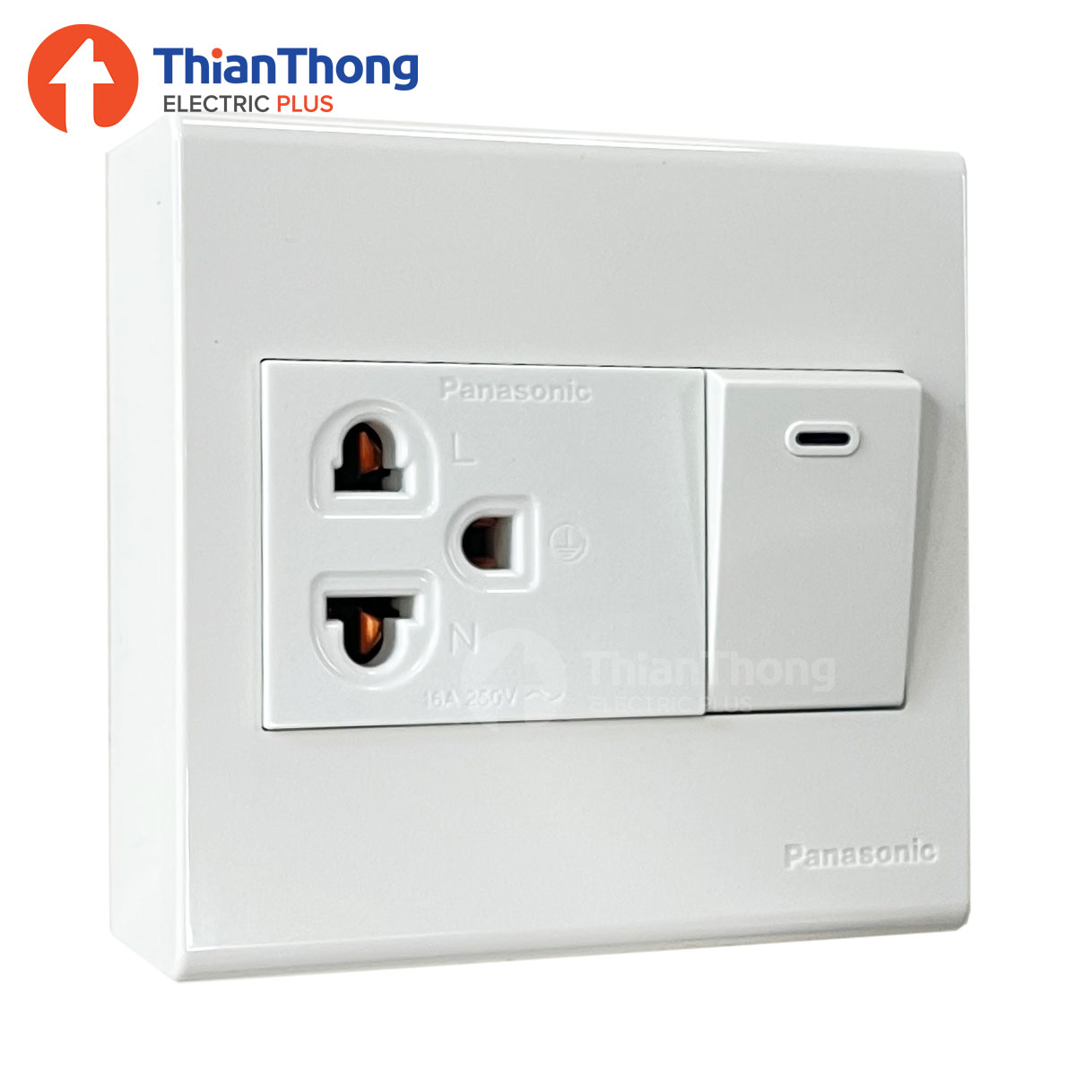 Panasonic ชุดเต้ารับเดี่ยวมีกราวด์ 3 ขา พร้อมสวิตซ์ควบคุม พานาโซนิค Socket Sets BSW1391S สีขาว
