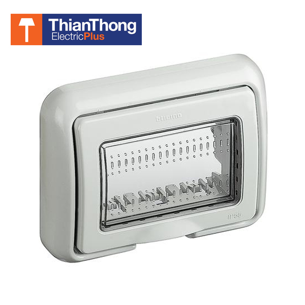 Bticino หน้ากากกันน้ำ 3 ช่อง บิทิชิโน Cover IP55 for flush-mounting box 502E 3 modules Matix 25603