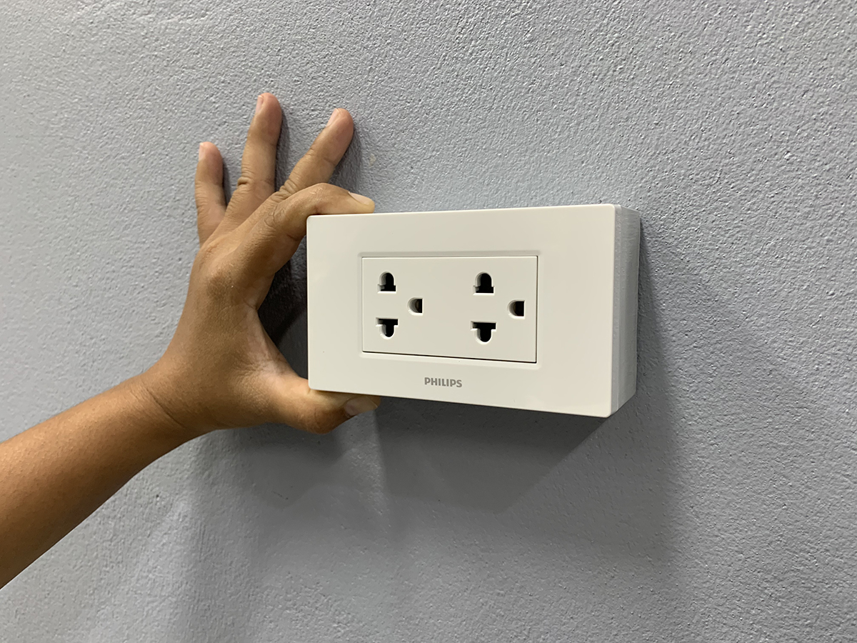 Philips ชุดพร้อมใช้ เต้ารับคู่แบบมีกราวด์ พร้อมหน้ากากและกล่องลอย ฟิลิปส์ LeafStyle LeafStyle Duplex 2P+E US-EU Socket with Wall Box