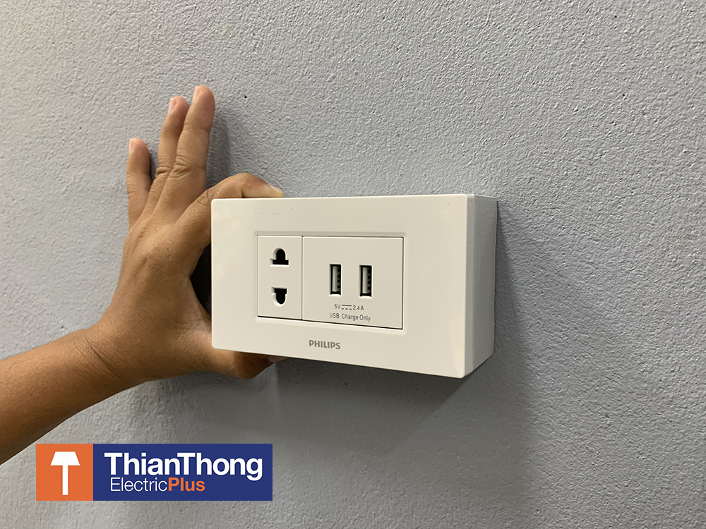 Philips ชุดพร้อมใช้ USB และเต้ารับเดี่ยว พร้อมหน้ากากและกล่องลอย ฟิลิปส์ LeafStyle USB and Single socket with Wall Box ราคาส่ง